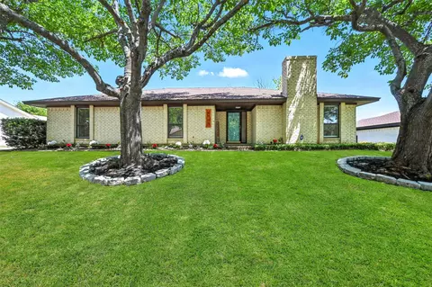 6905 Wilton Dr, Fort Worth, TX 76133