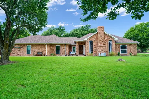 129 Cole Rd, Red Oak, TX 75154