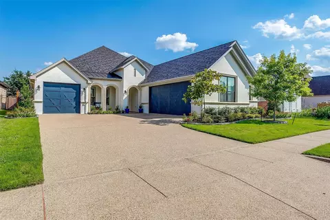2717 River Path Ct, Burleson, TX 76028