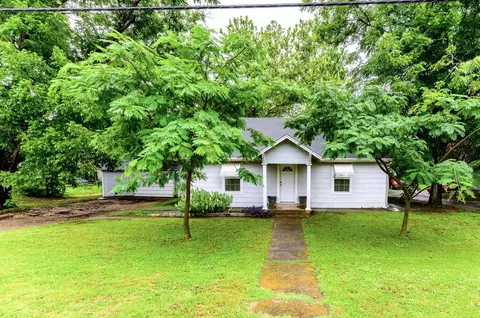 409 S College Dr, Keene, TX 76059