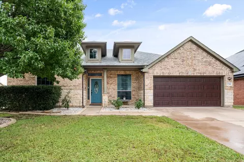 7701 Labrador Dr, Arlington, TX 76002