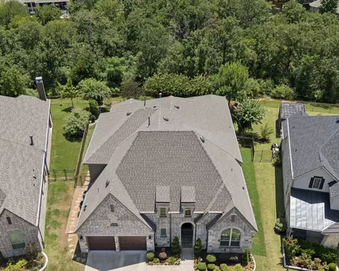 9117 Pecan Woods Trl, Lantana, TX 76226