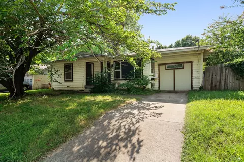 217 Terry Rd, Hurst, TX 76053