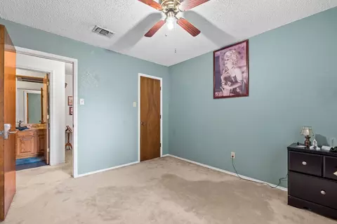 203 Juniper Dr, Arlington, TX 76018 photo 3