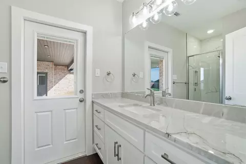 Bath - 247 Wild Rye Rd, Abilene, TX 79606 photo 3 of 4