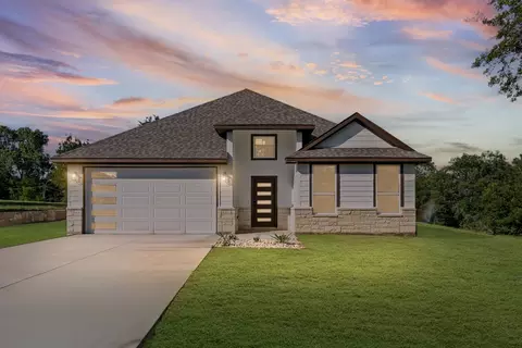 502 Balboa Dr E, Runaway Bay, TX 76426