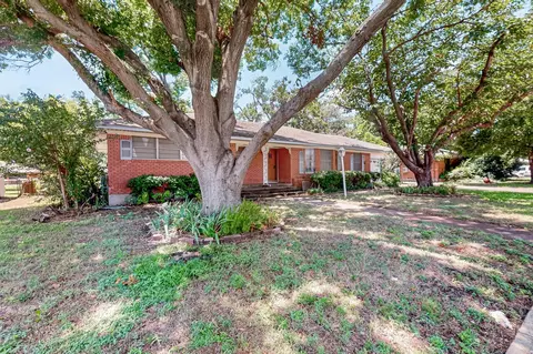 1817 Patricia Ln, Garland, TX 75042
