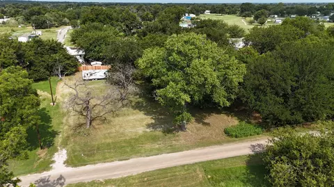 7074 Cherokee Trl, Weatherford, TX 76085