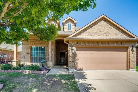 8209 Deer Bluff Ln, Fort Worth, TX 76179