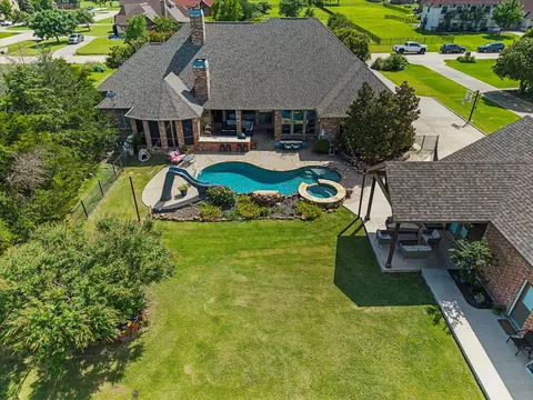 18077 Grandview Dr, Forney, TX 75126