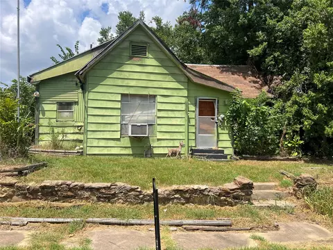 411 W Texas St, Denison, TX 75020