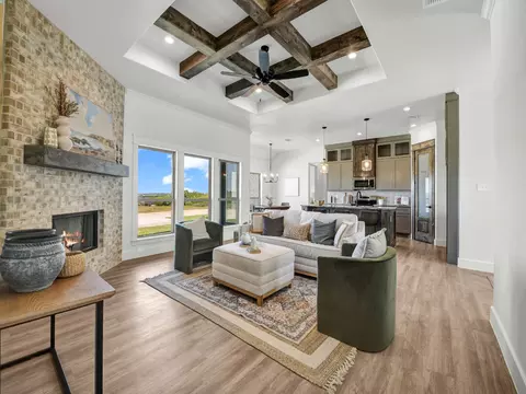 1032 Lilly Ln, Weatherford, TX 76088