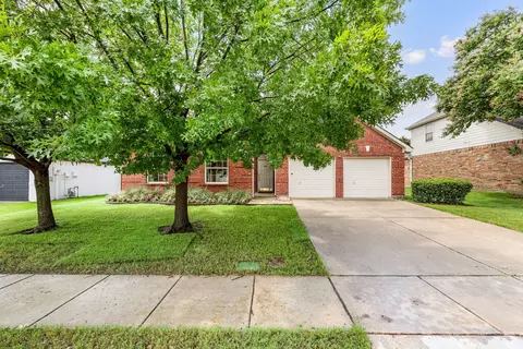 5100 Comstock Cir, Fort Worth, TX 76244