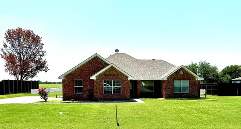 604 Fawn Trl, Tioga, TX 76271