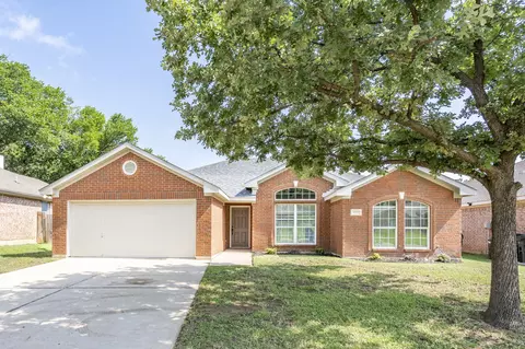 1912 Cancun Dr, Mansfield, TX 76063