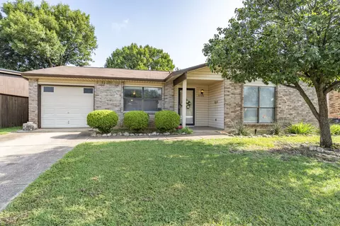 3736 Longmeadow Way, Fort Worth, TX 76133