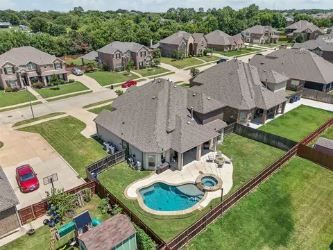 411 Caymus St, Kennedale, TX 76060