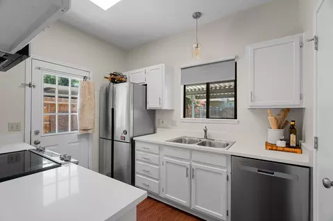Kitchen - 709 Normandy Dr, Euless, TX 76039 photo 1 of 3