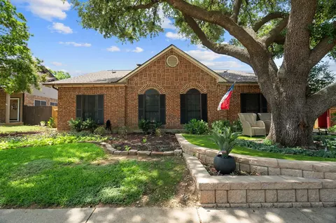 Exterior - 709 Normandy Dr, Euless, TX 76039 photo 2 of 7
