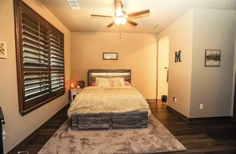 Bedroom - 667 Comanche Lake Rd, Comanche, TX 76442 photo 2 of 3
