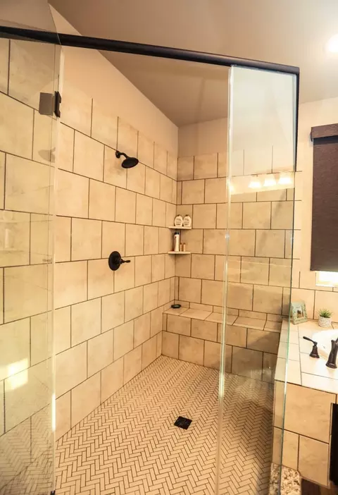 Bath - 667 Comanche Lake Rd, Comanche, TX 76442 photo 5 of 5
