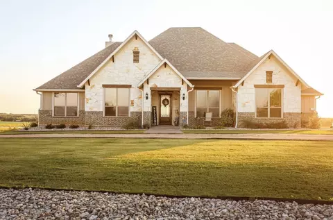 667 Comanche Lake Rd, Comanche, TX 76442