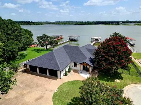 701 Harbor Dr N, Azle, TX 76020