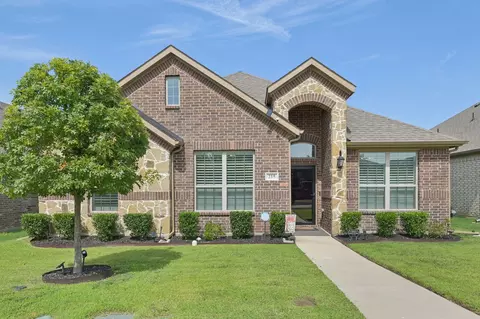 215 Morning Glory Pl, Red Oak, TX 75154