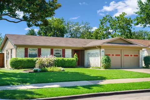 1710 Pine Knot Dr, Garland, TX 75044