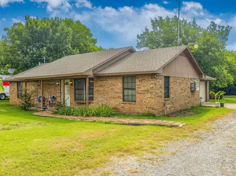 Exterior - 206 N Main St, Bailey, TX 75413 photo 2 of 7