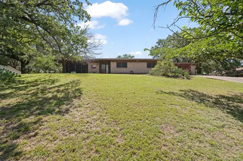 428 Inwood Rd, Azle, TX 76020