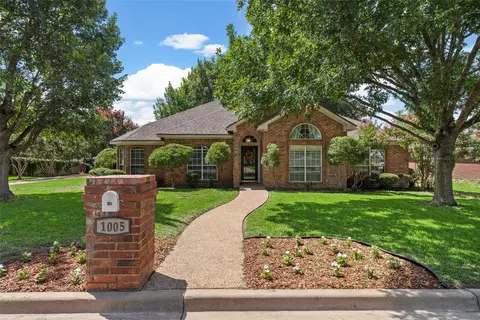 1005 Regina Dr, Hewitt, TX 76643