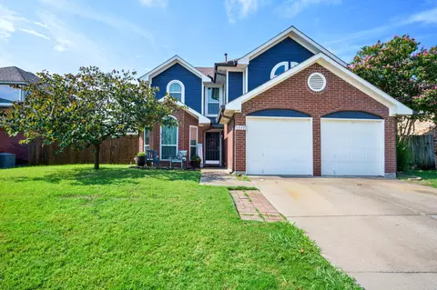 1222 Falling Water Dr, Lewisville, TX 75067