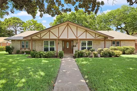 1705 Wellington Ct, Arlington, TX 76013