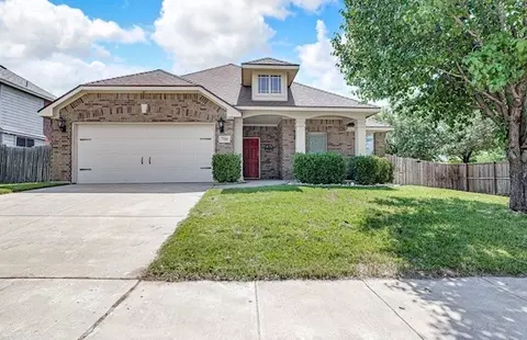 700 Graham Ct, Crowley, TX 76036