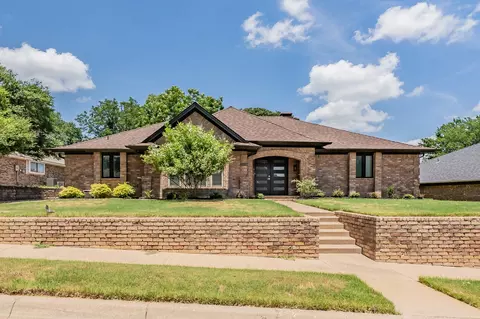 1501 Woodvale Dr, Bedford, TX 76021