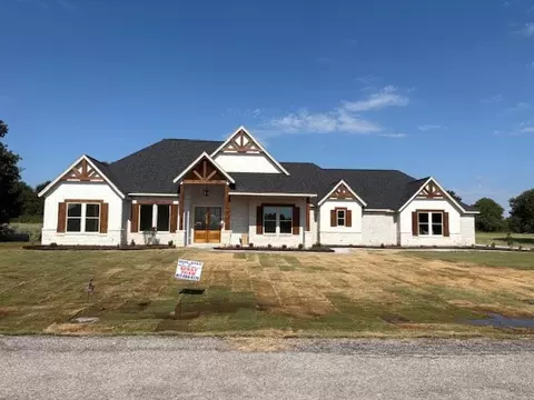 215 Salt Creek Ct, Brock, TX 76077