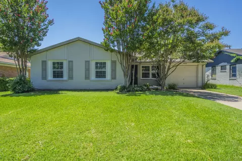 13525 Mount Castle Dr, Farmers Branch, TX 75234