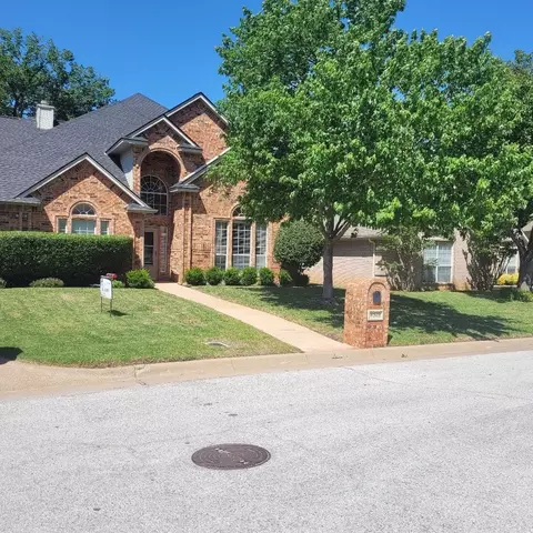4519 Edge Creek Ln, Arlington, TX 76017