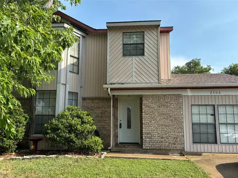 2306 Newbury Dr, Arlington, TX 76014
