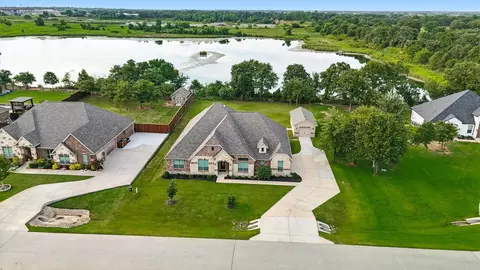 121 Willow Oak Dr, Krugerville, TX 76227