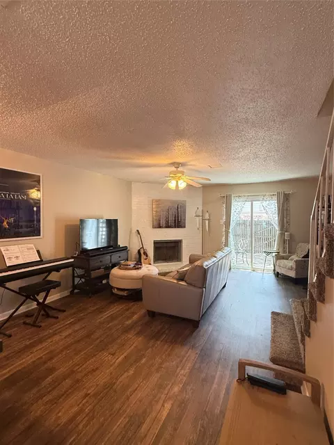 66 Abbey Rd, Euless, TX 76039 photo 4