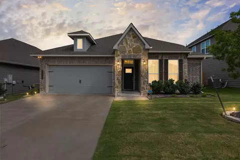 Exterior - 11409 Solar St, Lorena, TX 76655 photo 2 of 9