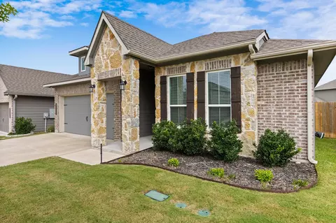 Exterior - 11409 Solar St, Lorena, TX 76655 photo 3 of 9