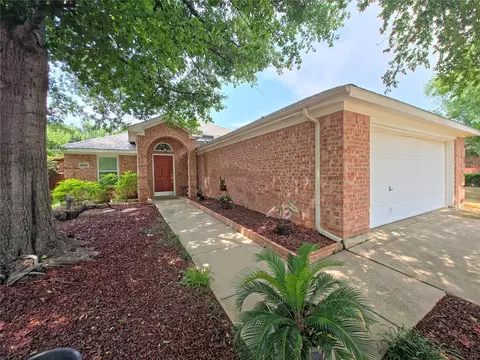 1415 Park Palisades Dr, Corinth, TX 76210