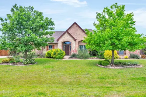 105 Courtney Cir, Waxahachie, TX 75165