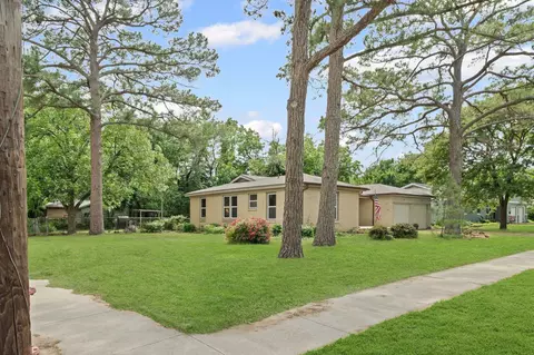 356 Bedford Ct E, Bedford, TX 76022