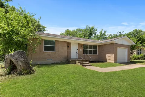 1813 Crescent St, Denton, TX 76201
