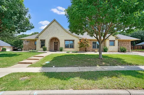 2020 Maplewood Dr, Weatherford, TX 76087