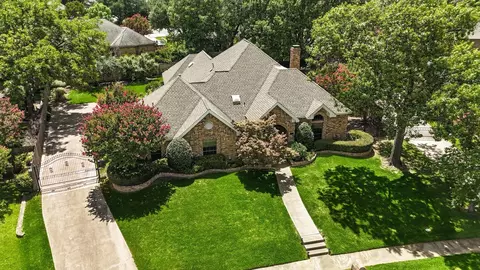3705 Laurel Ln, Bedford, TX 76021